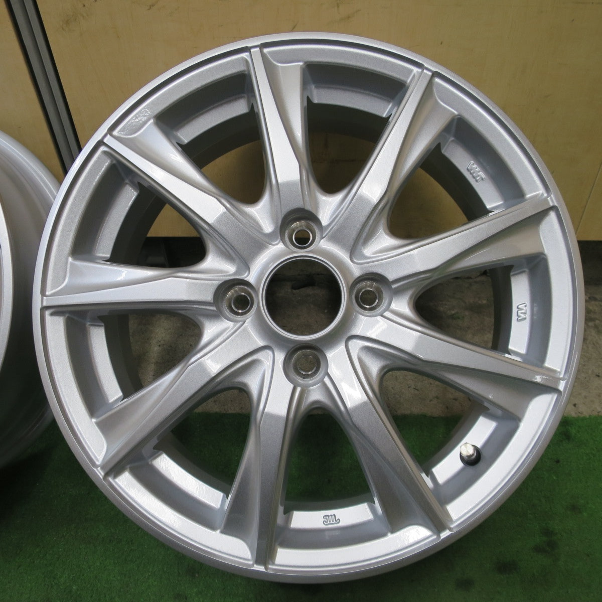 未使用！キャップ付き★DUFACT デュファクト 15インチ 社外 アルミ ホイール 15×5.5J PCD100/4H★6052902NGホ