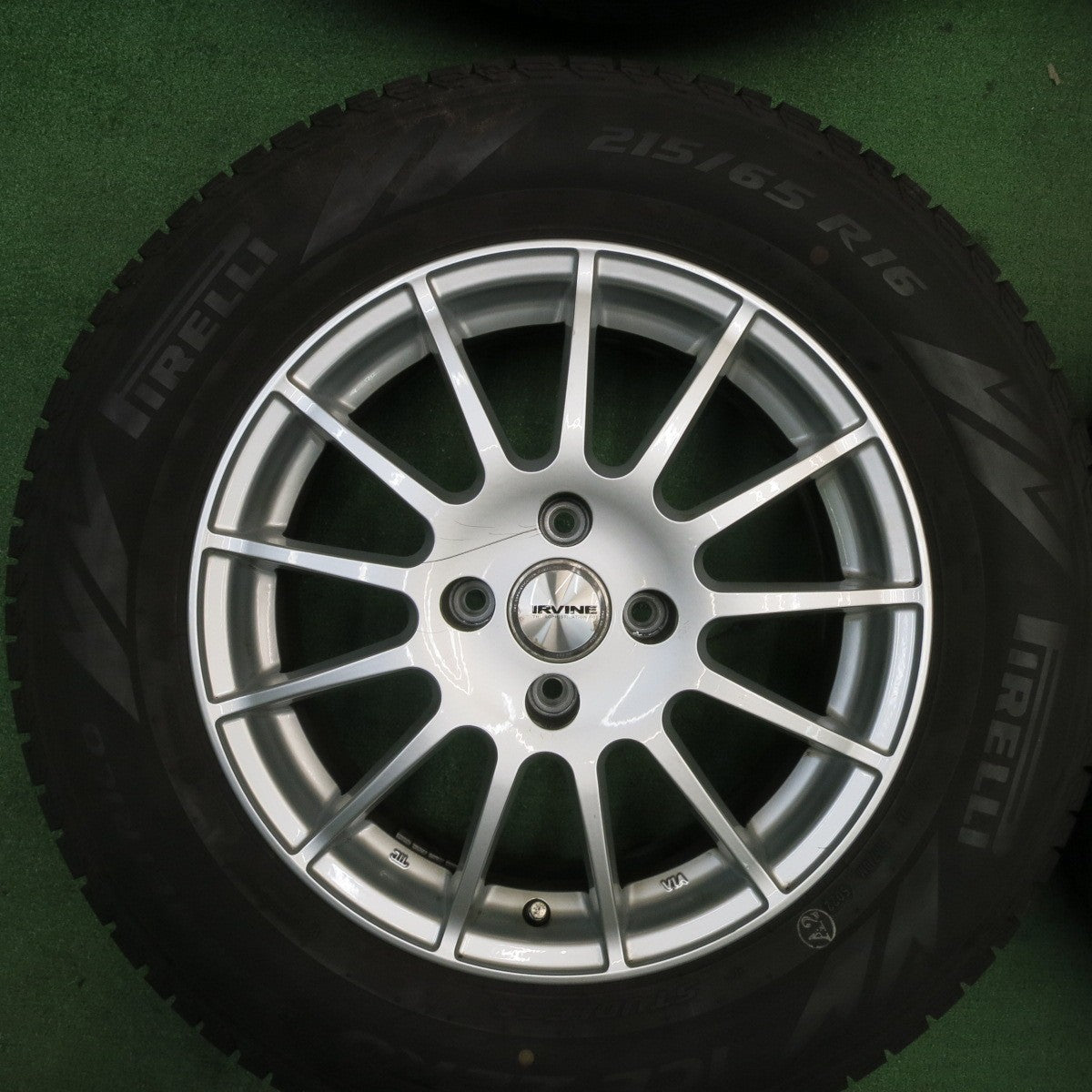 バリ溝！22年！9分★シトロエン 等 IRVINE F01 215/65R16 スタッドレス ピレリ アイスゼロ アシンメトリコ アーヴィン 16インチ PCD108/4H★5052001TNス