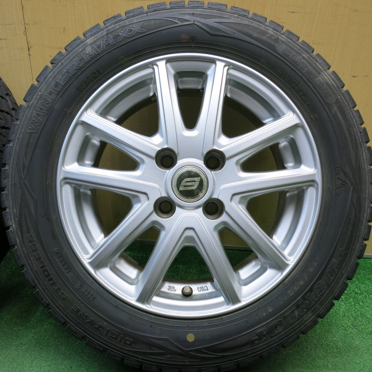 キレイ★スタッドレス 175/65R14 ダンロップ ウインターマックス WM01 STRANGER ストレンジャー 14インチ PCD100/4H★6051414HAス