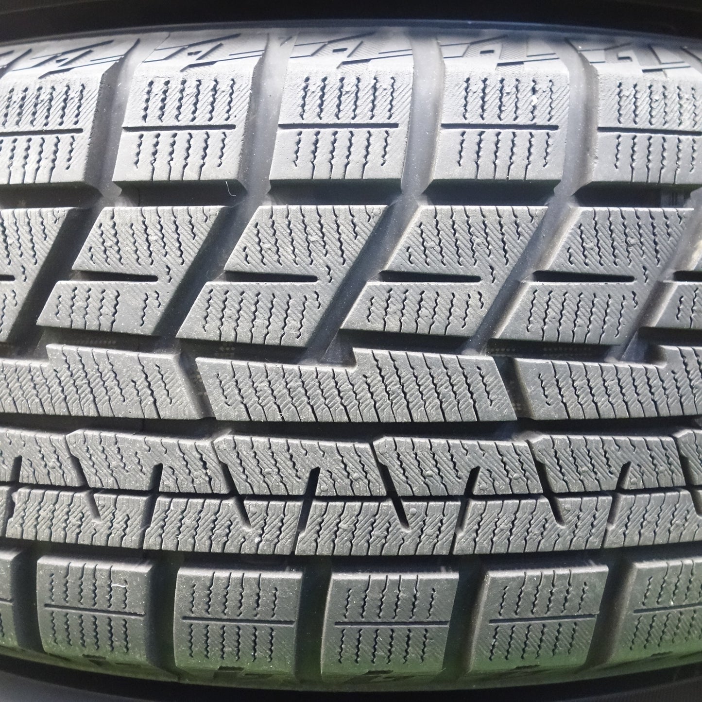 バリ溝！キレイ！ほぼ10分★プリウス 等 195/65R15 スタッドレス ヨコハマ アイスガード iG60 VELVA SPORTZ ヴェルヴァ 15インチ PCD100/5H★6012902KTス
