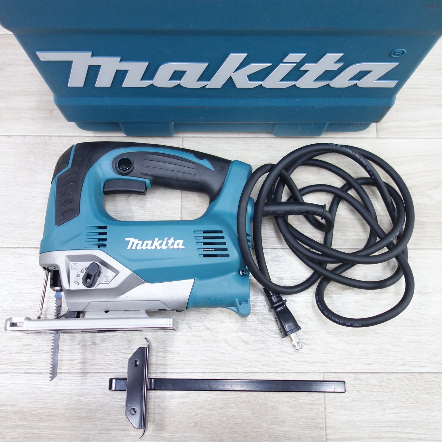 [送料無料] ◆マキタ ジグソー JV0600 電動 工具 切断機 切断 木工用 DIY のこぎり コード式 電気 Makita◆
