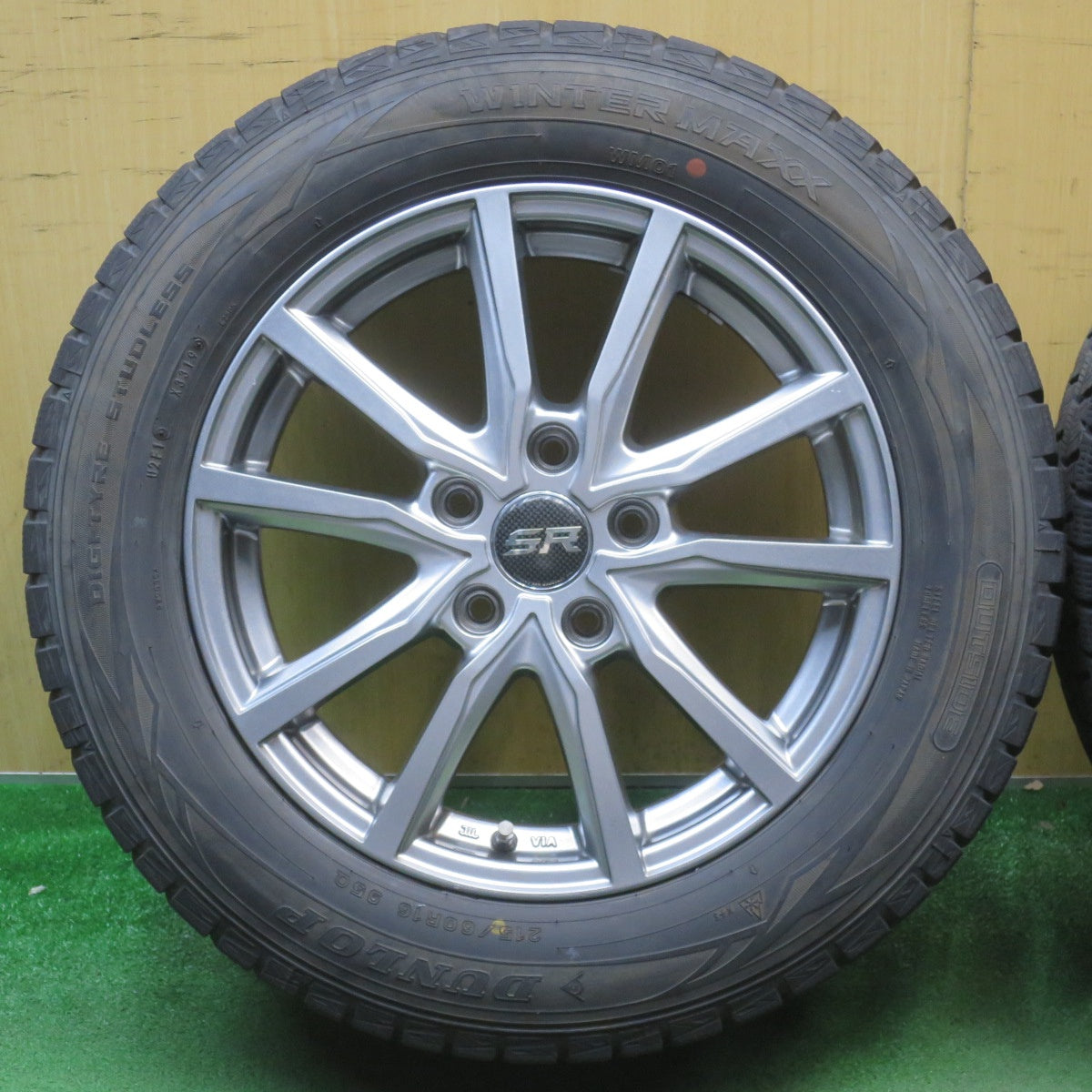 バリ溝！キレイ！9分★スタッドレス 215/60R16 ダンロップ ウインターマックス WM01 STRANGER ストレンジャー 16インチ PCD114.3/5H★6051303NJス