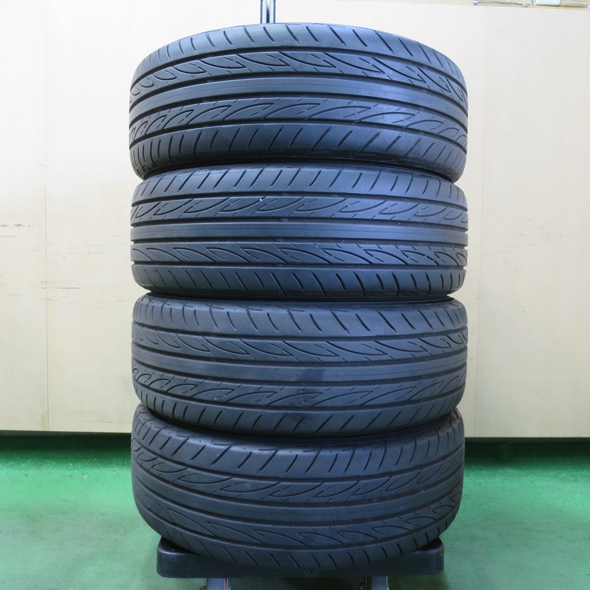 バリ溝！22年！9.5分★トヨタ NHP10 アクア G's 純正 195/45R17 ヨコハマ アドバン FLEVA V701 17インチ PCD100/4H★5051208イノ