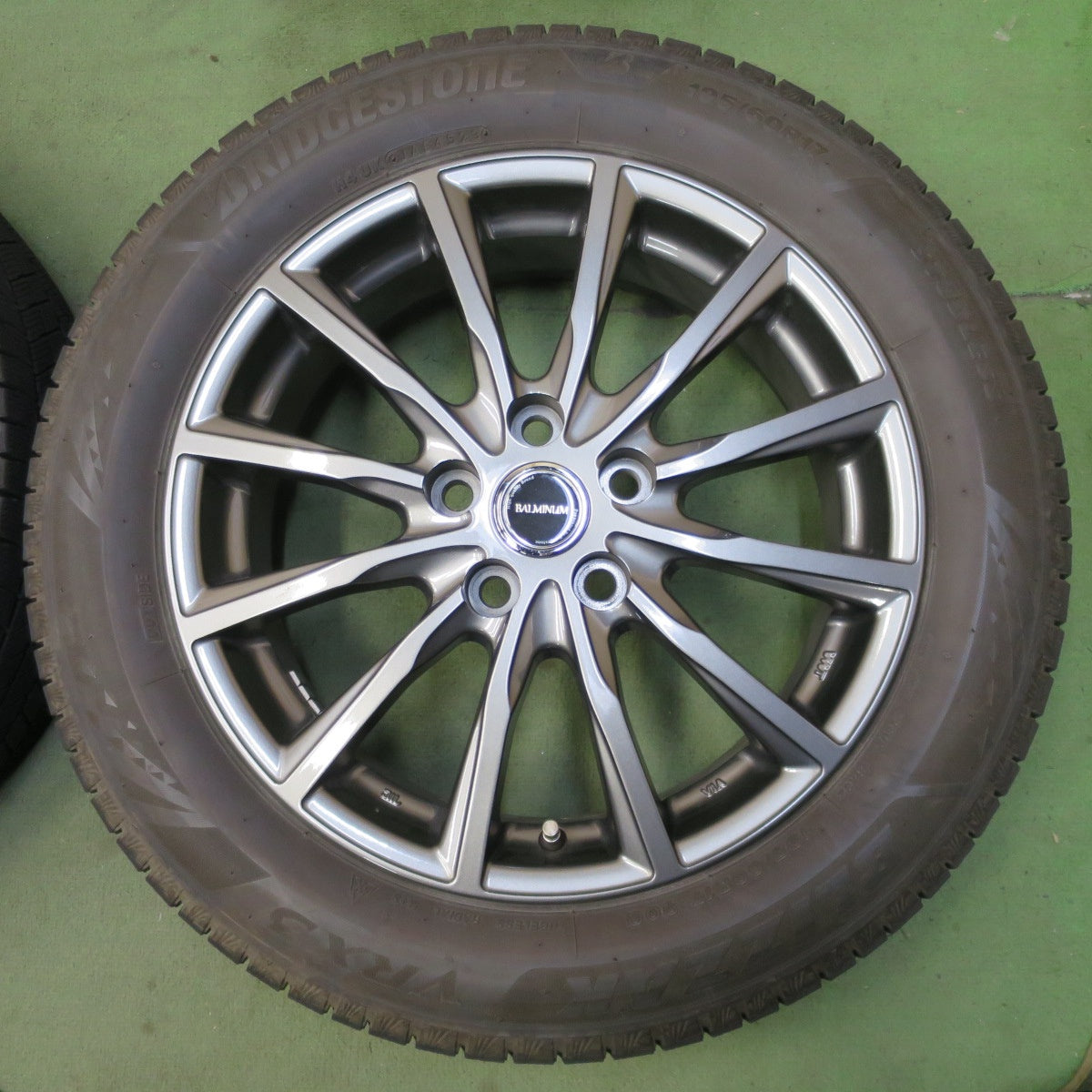 バリ溝！23年！キレイ！8.5分◎スタッドレス 195/60R17 ブリヂストン ブリザック VRX3 BALMINUM AR12 バルミナ 17インチ PCD114.3/5H◎6100504NGス