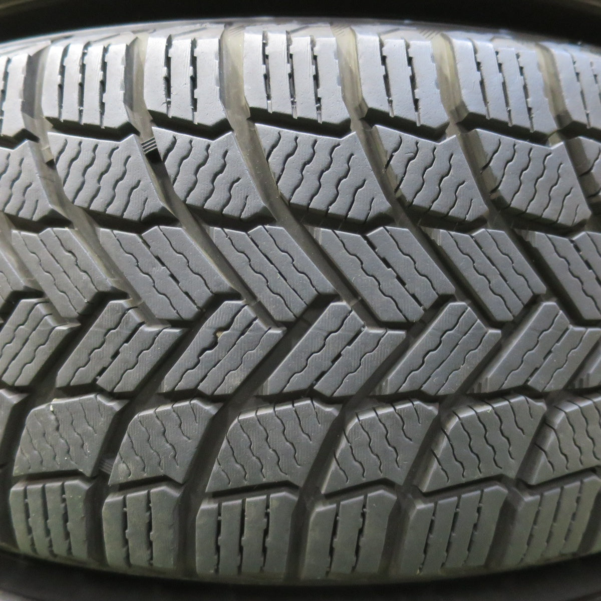 バリ溝！21年！キレイ！9.5分以上★スタッドレス 215/65R16 ミシュラン X-ICE SNOW ravrion selzer ラブリオン 16インチ PCD114.3/5H★5103016イス