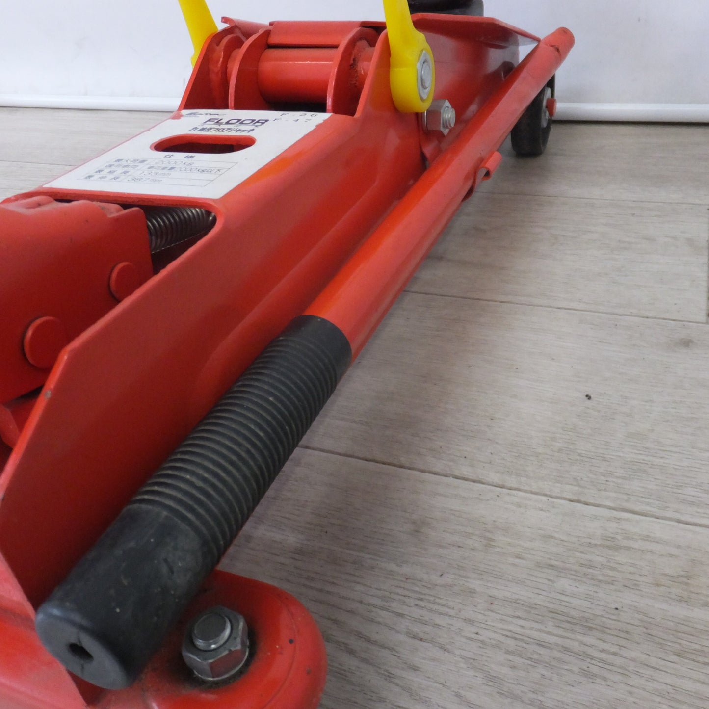 [送料無料] ★大自工業 メルテック Meltec 2t 油圧フロアジャッキ F-26 F-47　最大荷重 200kg　最縮長 133mm 最伸長 387mm★