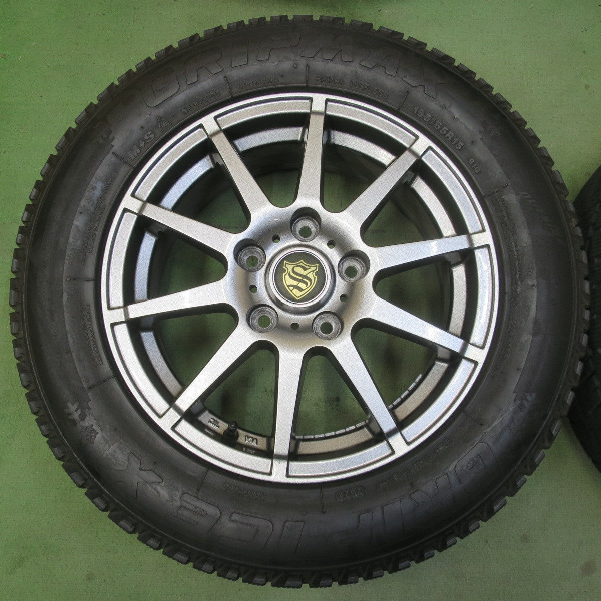 バリ溝！22年！キレイ！8.5分◎スタッドレス 195/65R15 グリップマックス GRIP ICE X 社外 アルミ 15インチ PCD114.3/5H◎6092403イス