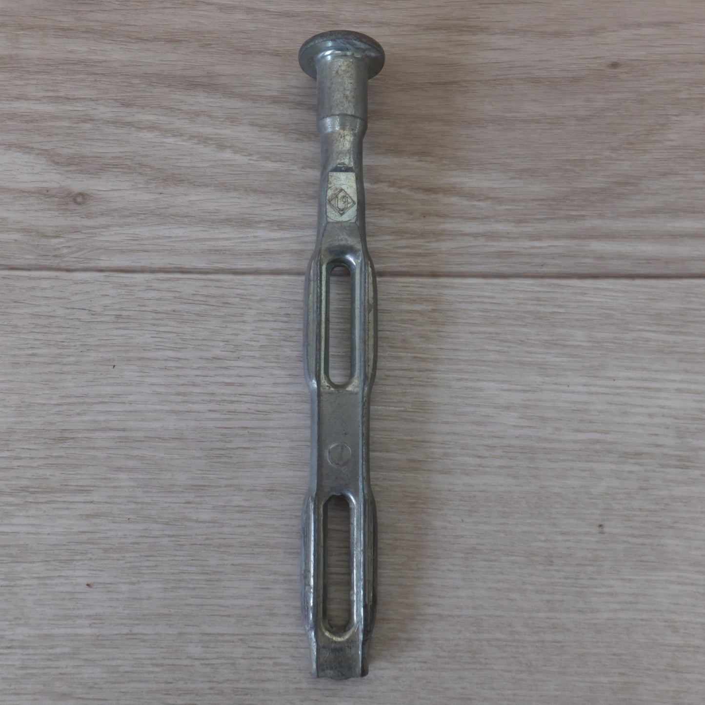 [送料無料] ★くさび式 フォームタイ 2穴　37個 セット　長さ 約 16cm　メーカー 不明　ホームタイ ホンタイ★