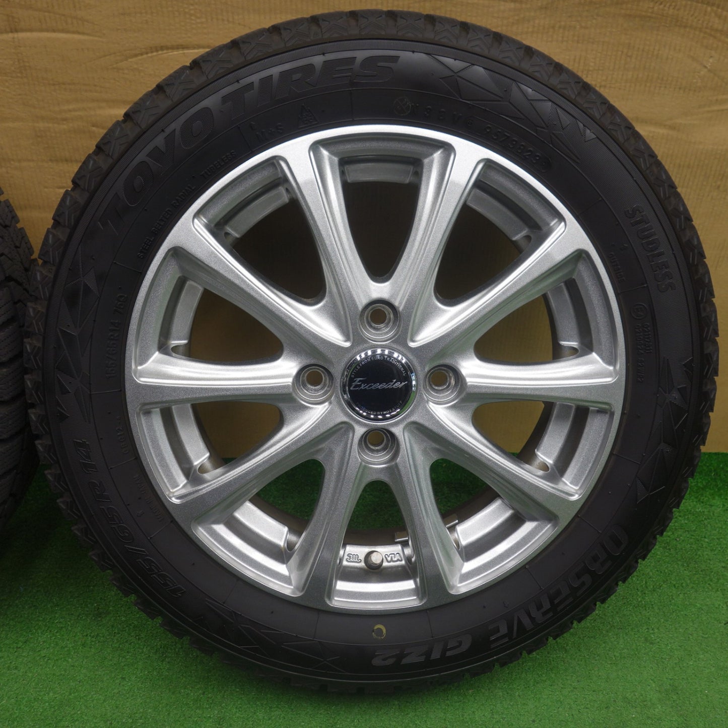 バリ溝！23年！キレイ！9.5分◎スタッドレス 155/65R14 トーヨー オブザーブ GIZ2 Exceeder エクシーダー 14インチ PCD100/4H◎6081002KTス
