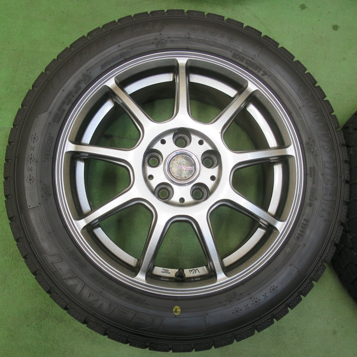 バリ溝！22年！キレイ！9.5分★シエンタ 等 185/60R15 スタッドレス グッドイヤー アイスナビ7 G.speed Gスピード 15インチ PCD100/5H★5122703イス