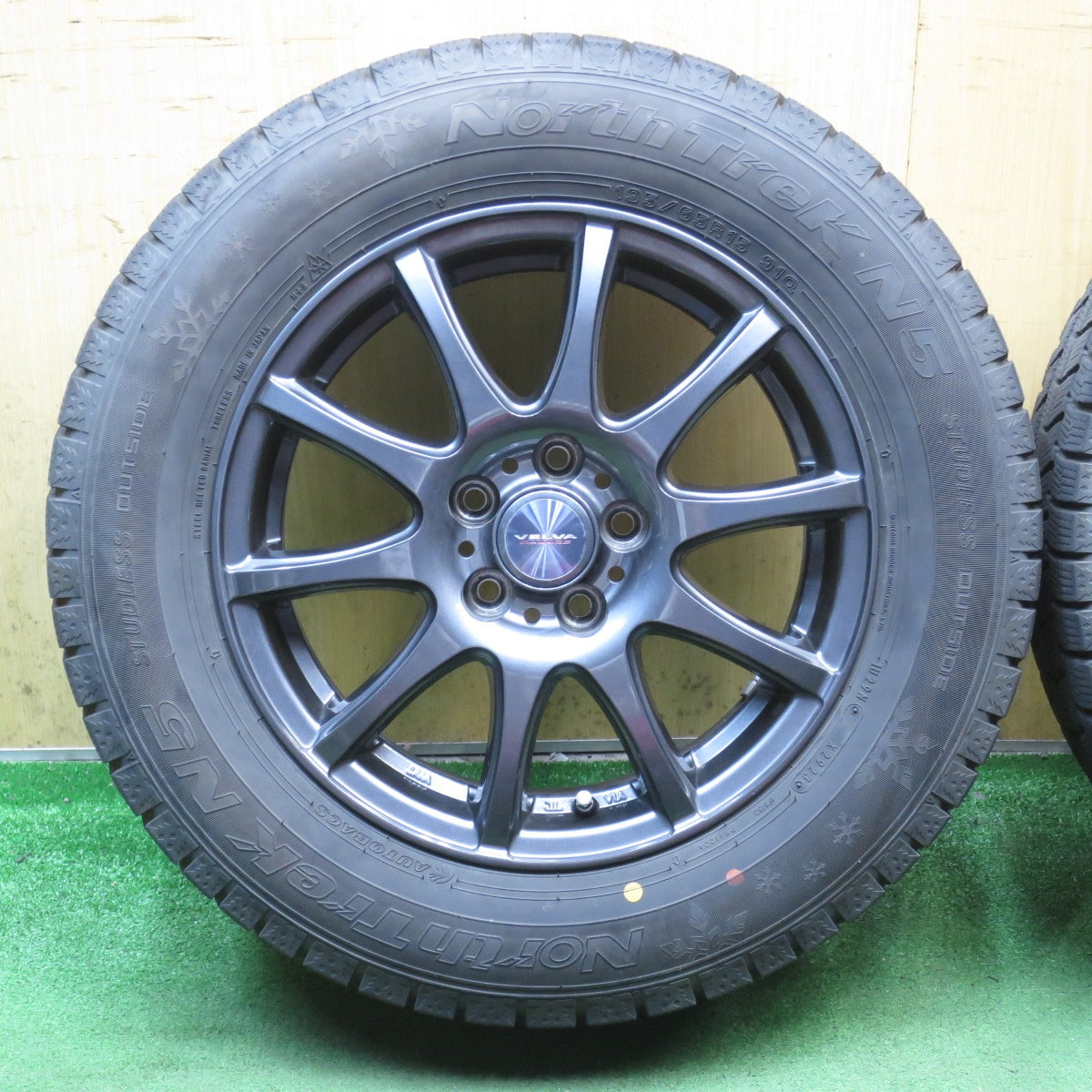 バリ溝！23年！キレイ！9.5分◎プリウス 等 195/65R15 スタッドレス オートバックス ノーストレック N5 VELVA CHARGE ヴェルヴァ 15インチ PCD100/5H◎6090703NJス