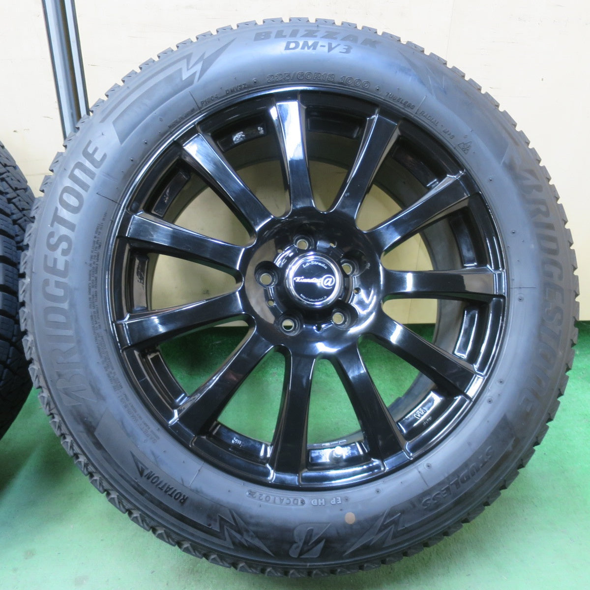 バリ溝！22年！キレイ！9分★スタッドレス 225/60R18 ブリヂストン ブリザック DM-V3 La-Strada Tirado＠ 阿部商会 ラストラーダ ティラード 18インチ PCD114.3/5H★6022111イス