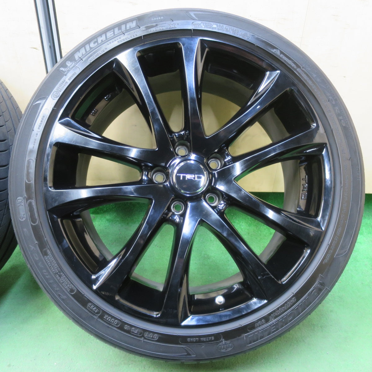 バリ溝！22年！9.5分★トヨタ C-HR RAV4 ハリアー 等 純正 OP TRD TF5 245/40R19 ミシュラン プライマシー3 19インチ PCD114.3/5H★5042601イノ