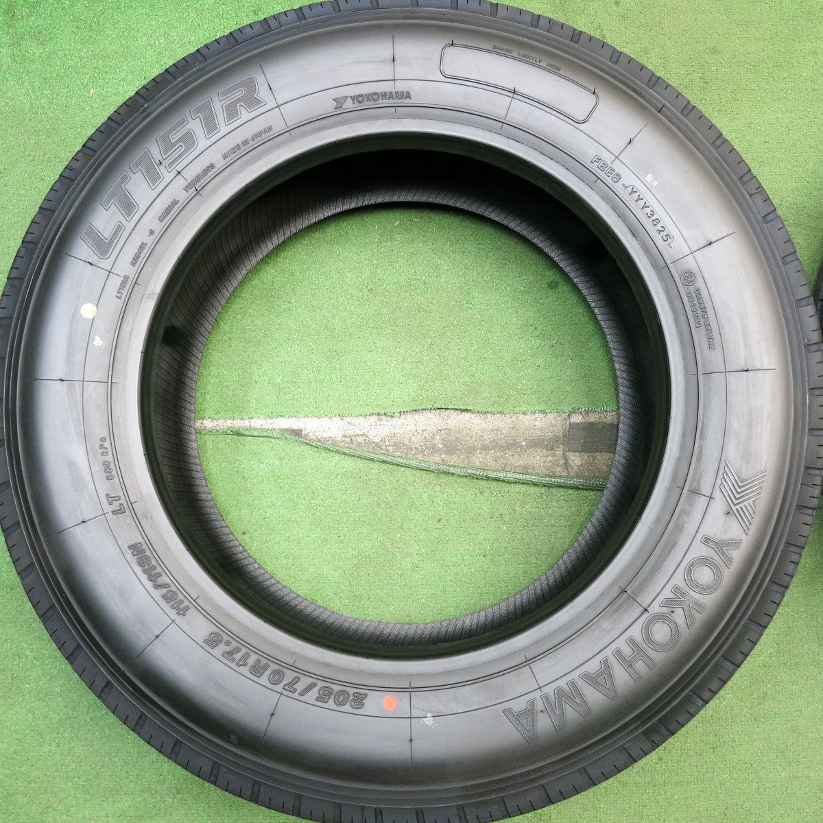 未使用！25年！6本★トラック タイヤ 205/70R17.5 115/113N ヨコハマ LT151R 17.5インチ★5100408HAノタ