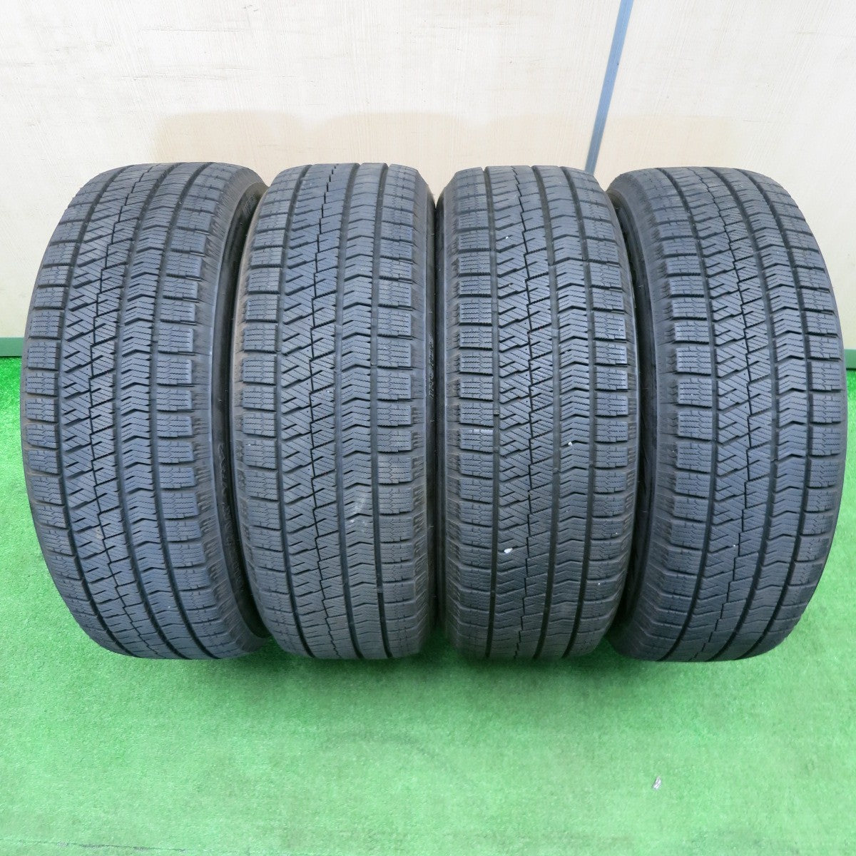 [送料無料] バリ溝！22年！キレイ！9分★スタッドレス 215/60R17 ブリヂストン ブリザック VRX2 SMACK REVILA ENKEI AME スマック レヴィラ エンケイ PCD114.3/5H★4112103NJス