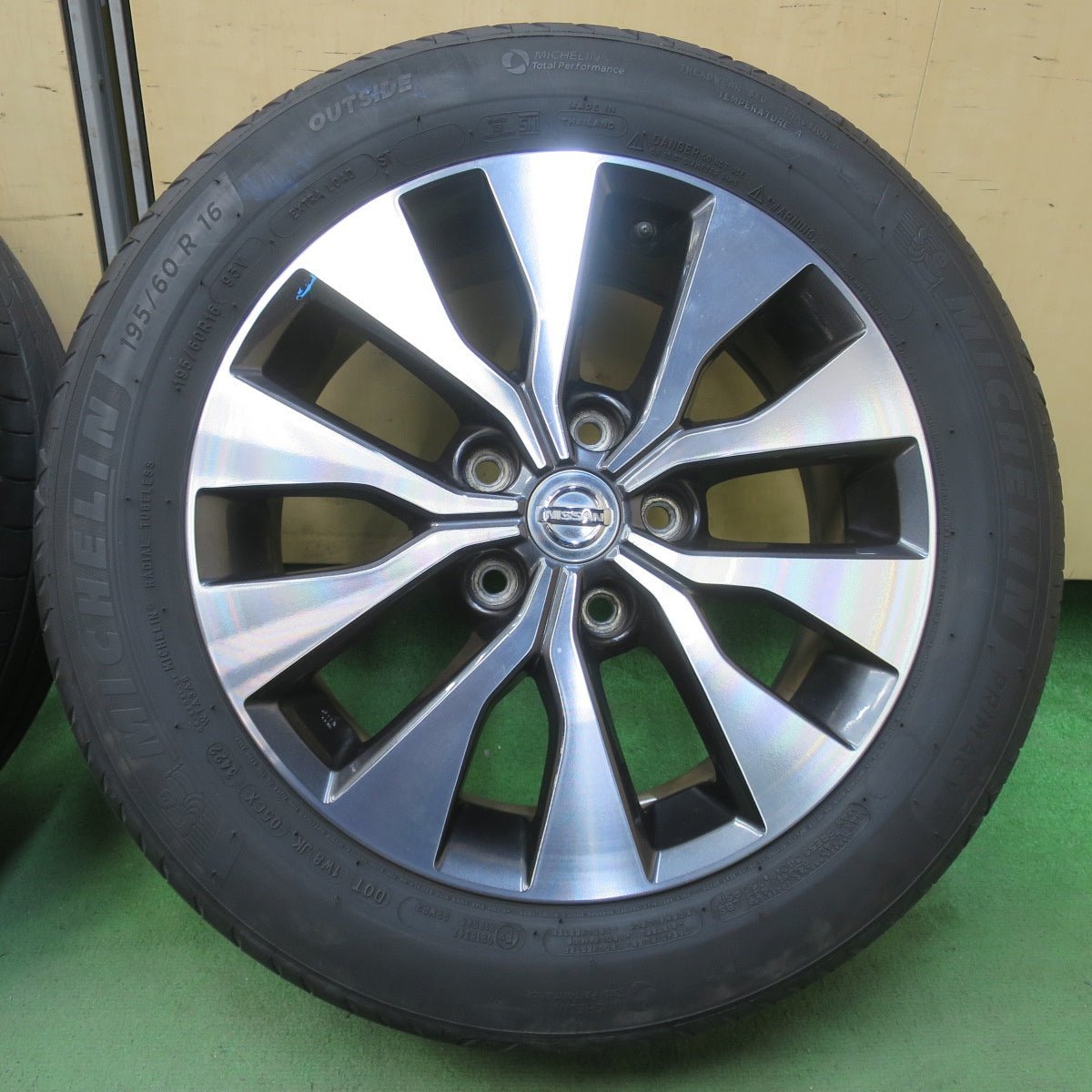 キレイ！22年★日産 C27 セレナ ハイウェイスター 純正 195/60R16 ミシュラン プライマシー4 16インチ PCD114.3/5H★6031601イノ