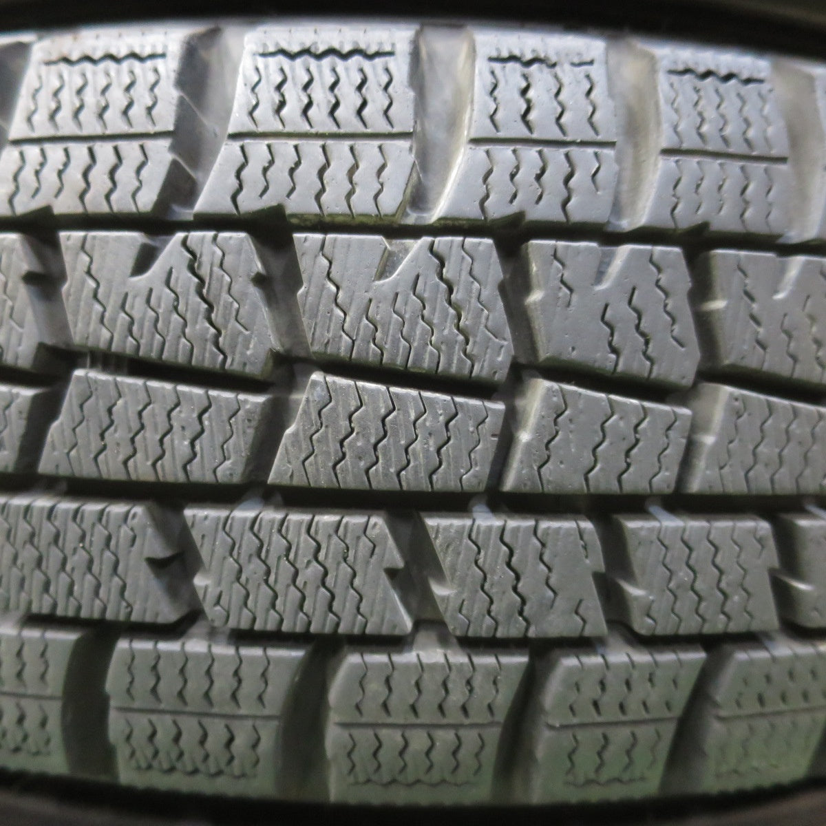 超バリ溝！キレイ！9.5分以上★スタッドレス 155/65R14 ダンロップ ウインターマックス WM01 EuroSpeed MANARAY SPORT ユーロスピード 14インチ PCD100/4H★6011707イス