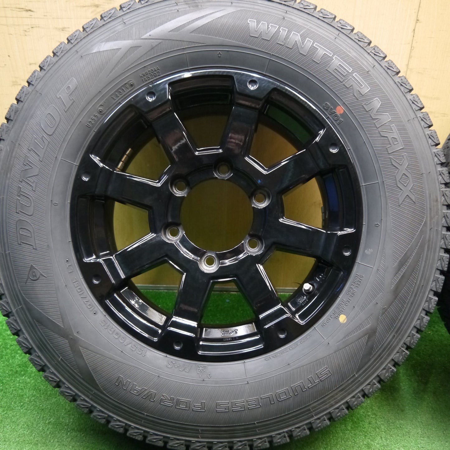バリ溝！キレイ！9.5分★ハイエース等 BADX ROCK KELLY MX-I 195/80R15 107/105L スタッドレス ダンロップ ウインターマックス SV01 ロックケリー 15インチ PCD139.7/6H★5041602Hス
