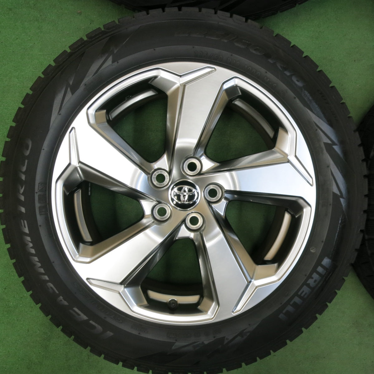 [送料無料] バリ溝！20年！キレイ！9分★トヨタ RAV4 純正 225/60R18 スタッドレス ピレリ アイスアシンメトリコ 18インチ PCD114.3/5H★4120407SYス