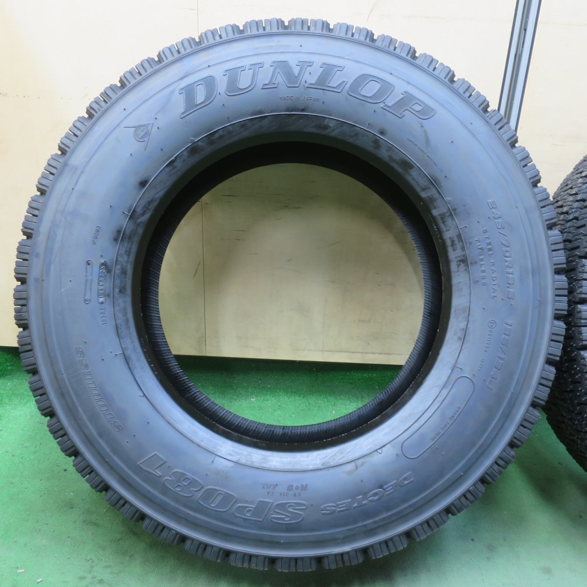 未使用！25年！2本★トラック タイヤ 245/70R19.5 136/134J スタッドレス ダンロップ デクテス SP081 DECTES 19.5インチ★6031107イスタ