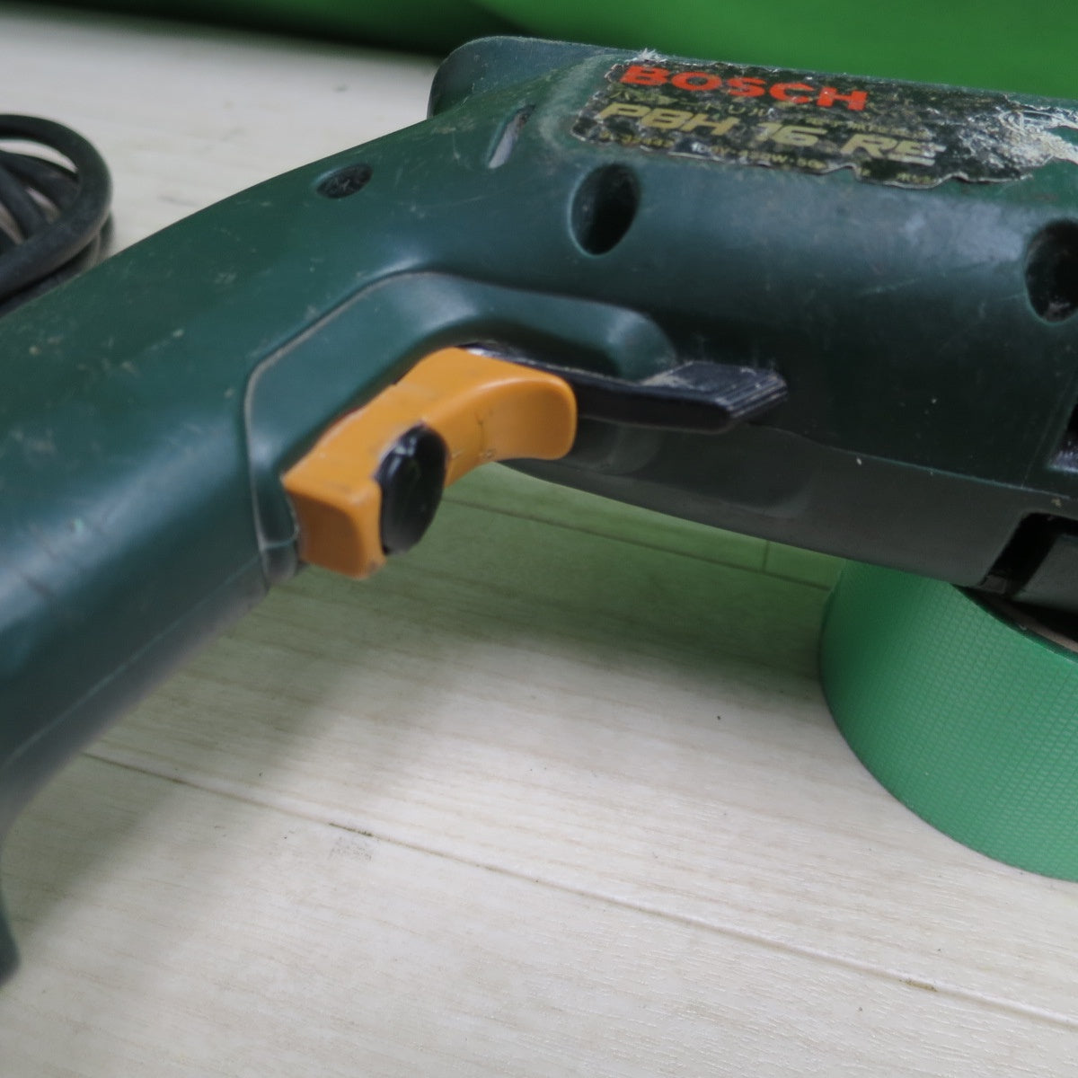 [送料無料] ケース付き☆BOSCH ボッシュ ハンマードリル PBH16RE 電動 工具 ハンマドリル 電子無段変速 コード式☆