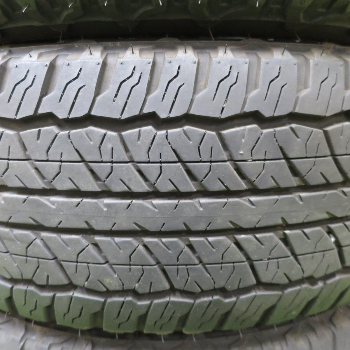 バリ溝！25年！9.5分★225/60R18 ファルケン WILDPEAK A/T TRAIL 01A タイヤ 18インチ ハリアー RAV4 CX-5 等★6022302NGノタ