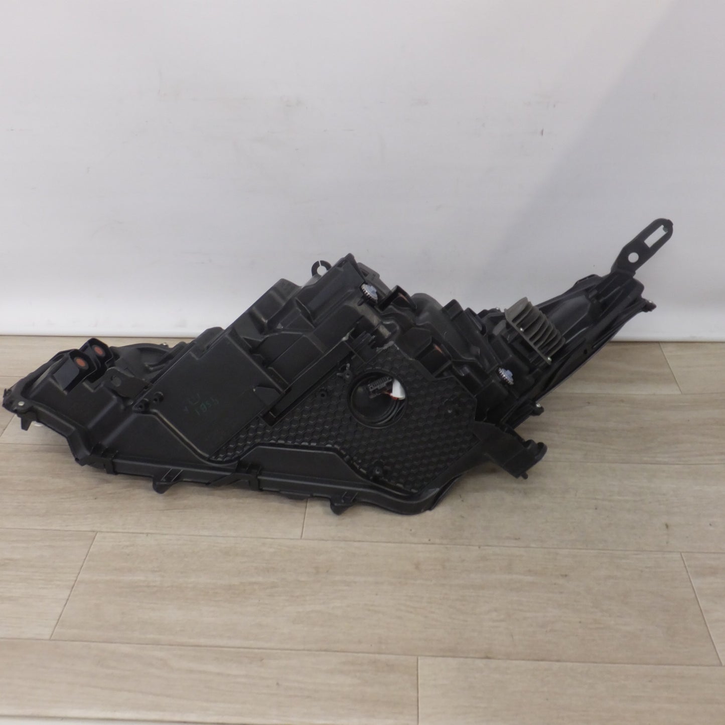 [送料無料] 岐阜発 現状品★トヨタ TOYOTA 純正 ハリアー 80系 ヘッドライト KOITO 48-233 右★
