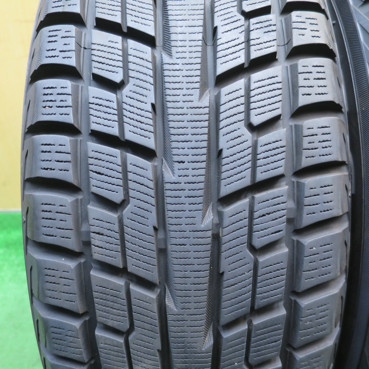 バリ溝！23年！キレイ！9.5分★スタッドレス 215/60R17 ヨコハマ ジオランダー i/T-S TOPRUN トップラン 17インチ PCD114.3/5H★6042703NJス