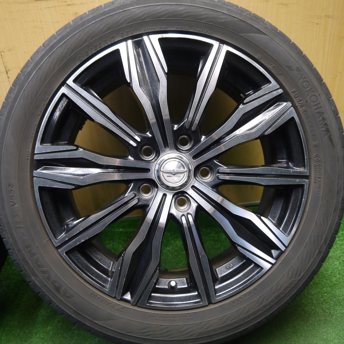 バリ溝！9.5分★215/50R17 ヨコハマ アドバン dB V552 makina ISOTTA マキナ イゾッタ 17インチ PCD114.3/5H★6011308Hノ