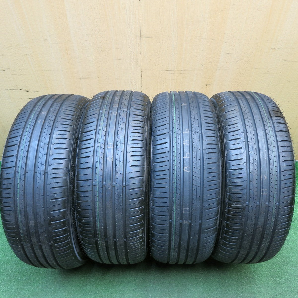 新車外し★215/50R18 ダンロップ エナセーブ EC300+ タイヤ 18インチ ヤリスクロス CX-3 等★6012511HAノタ