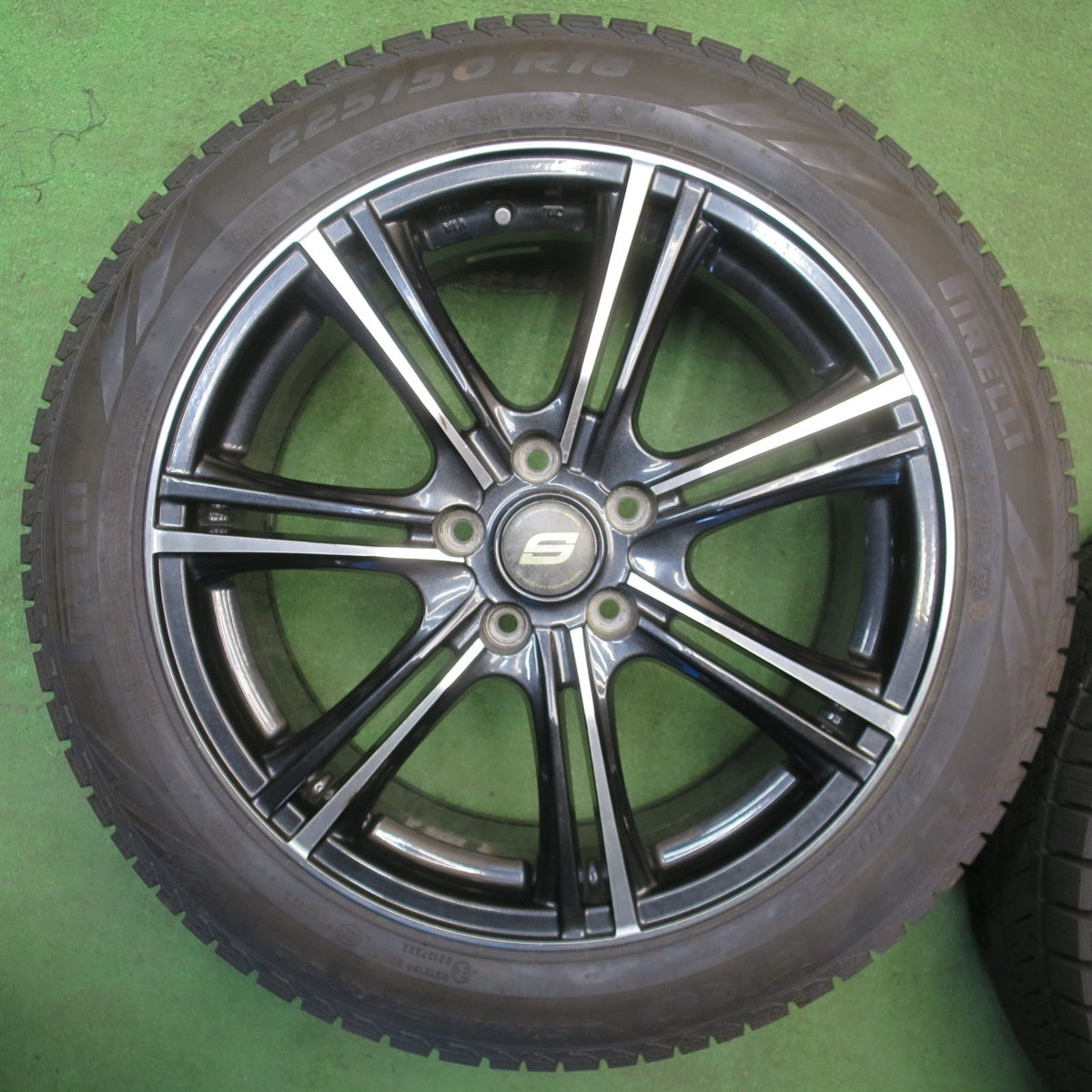 ほぼ未使用！24年！キレイ★スタッドレス 225/50R18 ピレリ アイスゼロ アシンメトリコ STRANGER ストレンジャー 18インチ PCD114.3/5H★6042102NJス
