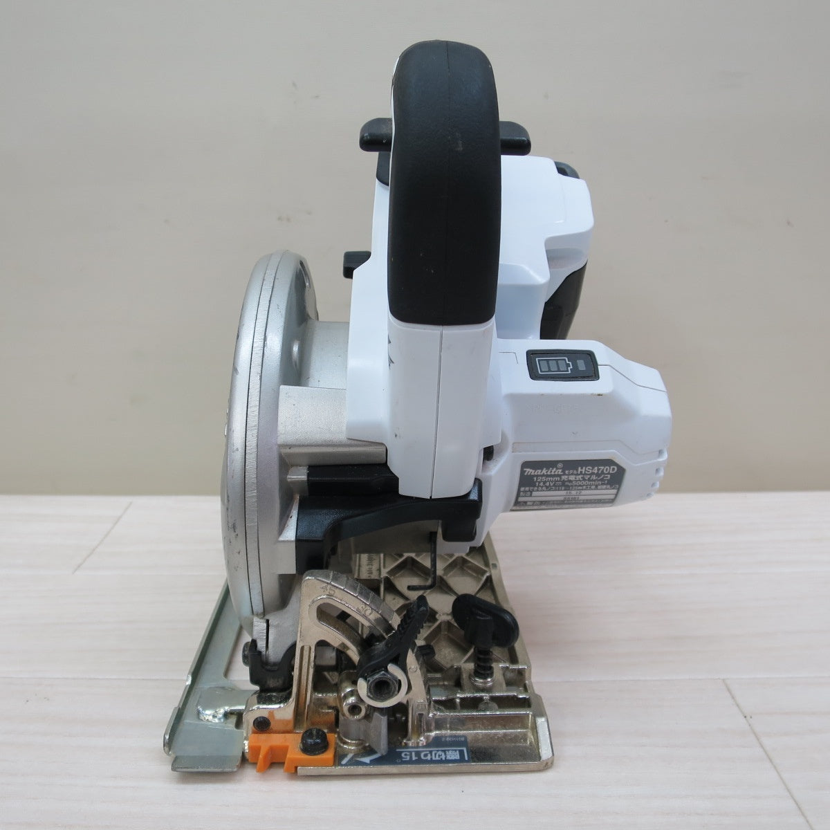 [送料無料] ☆マキタ 125mm 充電式 マルノコ HS470D 電動 工具 切断機 makita 14.4V 木工用 丸のこ 丸ノコ 丸鋸☆