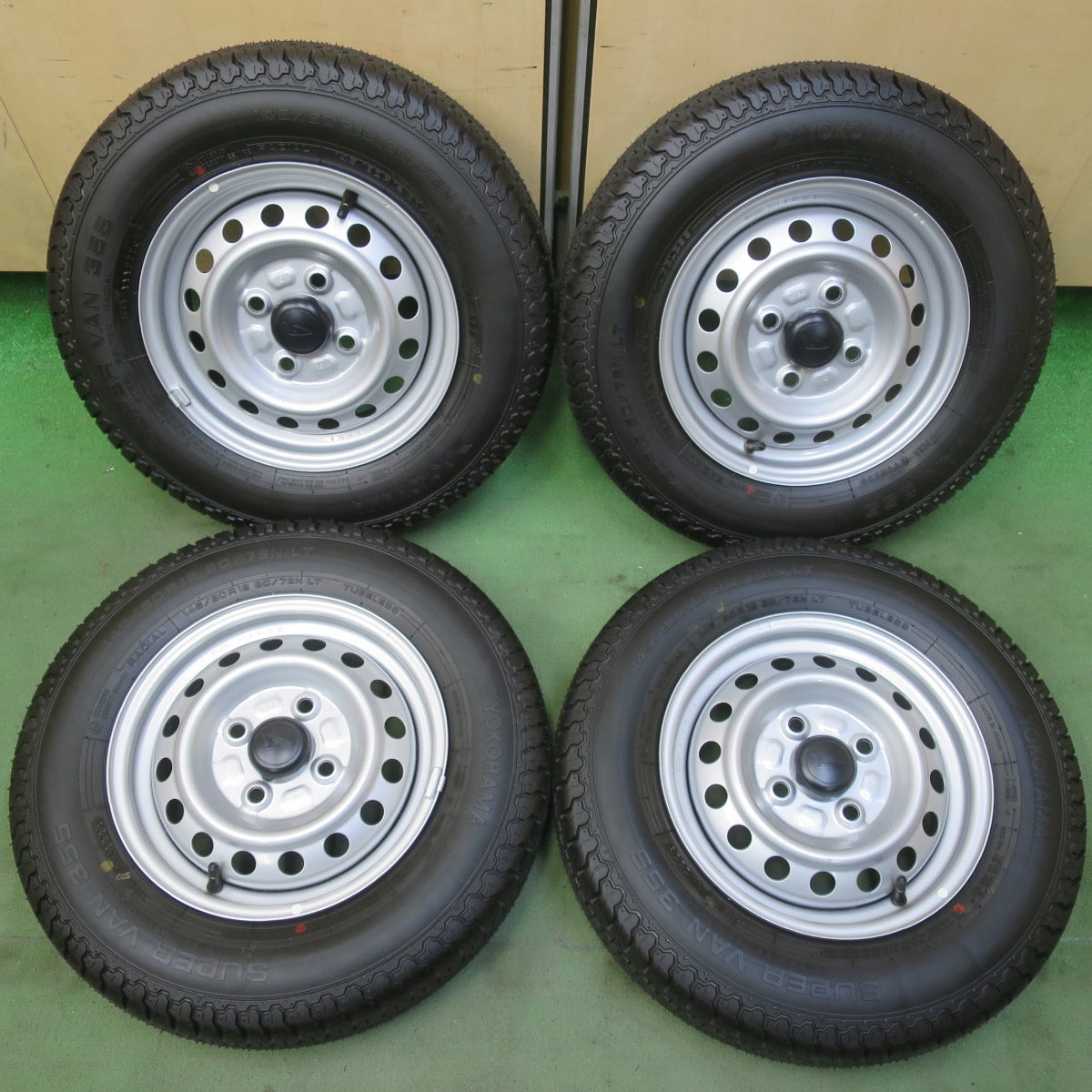 新車外し！26年◎ダイハツ ハイゼット 純正 スチール 145/80R12 80/78N ヨコハマ SUPER VAN 355 12インチ PCD100/4H◎6083111イノ