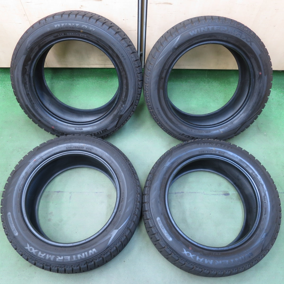 バリ溝！23年！9.5分★スタッドレス 225/55R17 ダンロップ ウインターマックス WM02 タイヤ 17インチ ヴェゼル フォレスター XV アウトバック 等★6061803イスタ