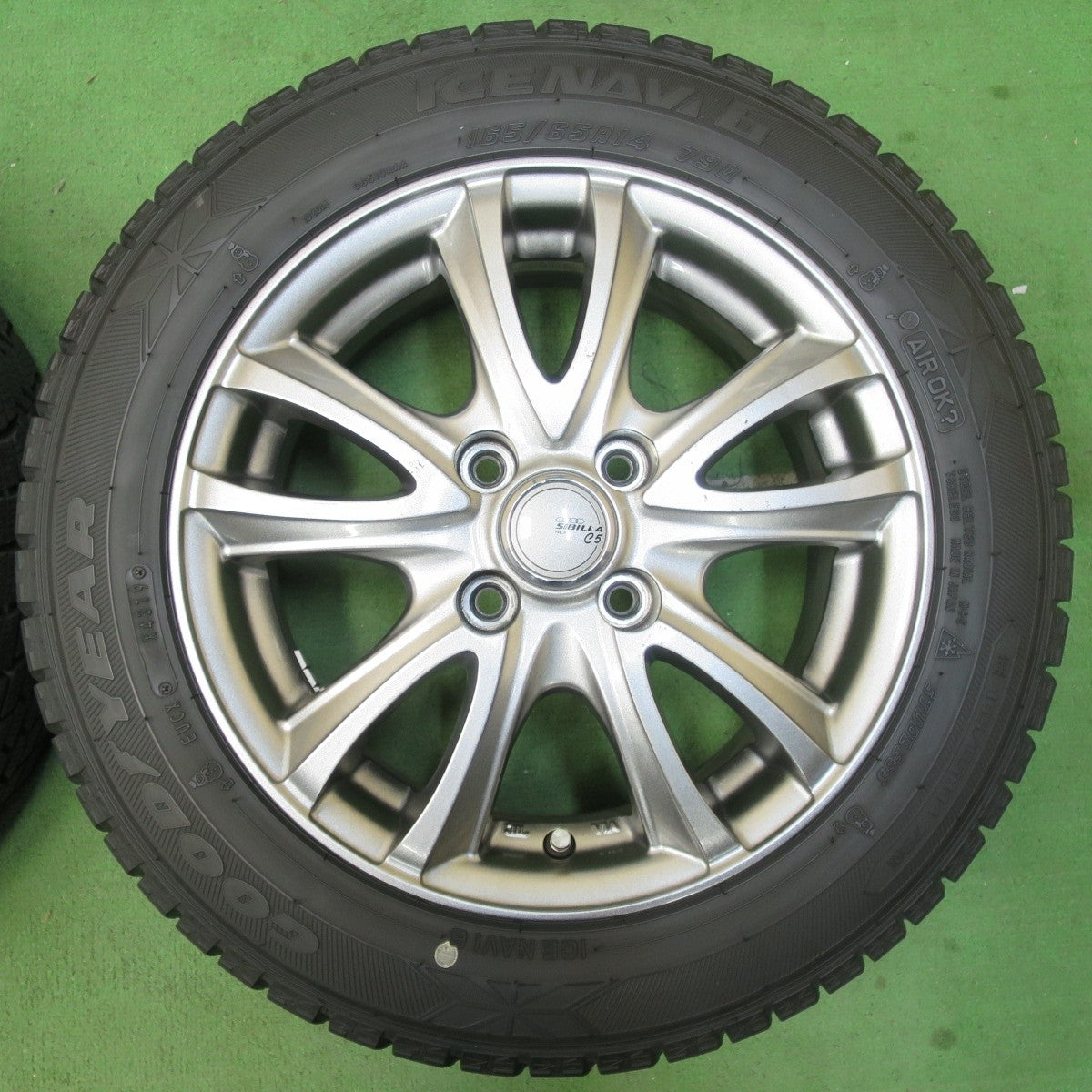バリ溝！キレイ！9.5分以上★スタッドレス 165/65R14 グッドイヤー アイスナビ6 SIBILLA NEXT C5 シビラ 14インチ PCD100/4H★5021714イス