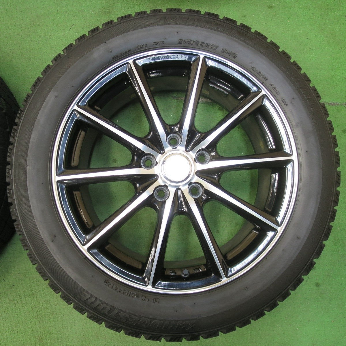 バリ溝！キレイ！9.5分★スタッドレス 215/55R17 ブリヂストン アイスパートナー ECO FORME エコフォルム 17インチ PCD114.3/5H★5021711イス