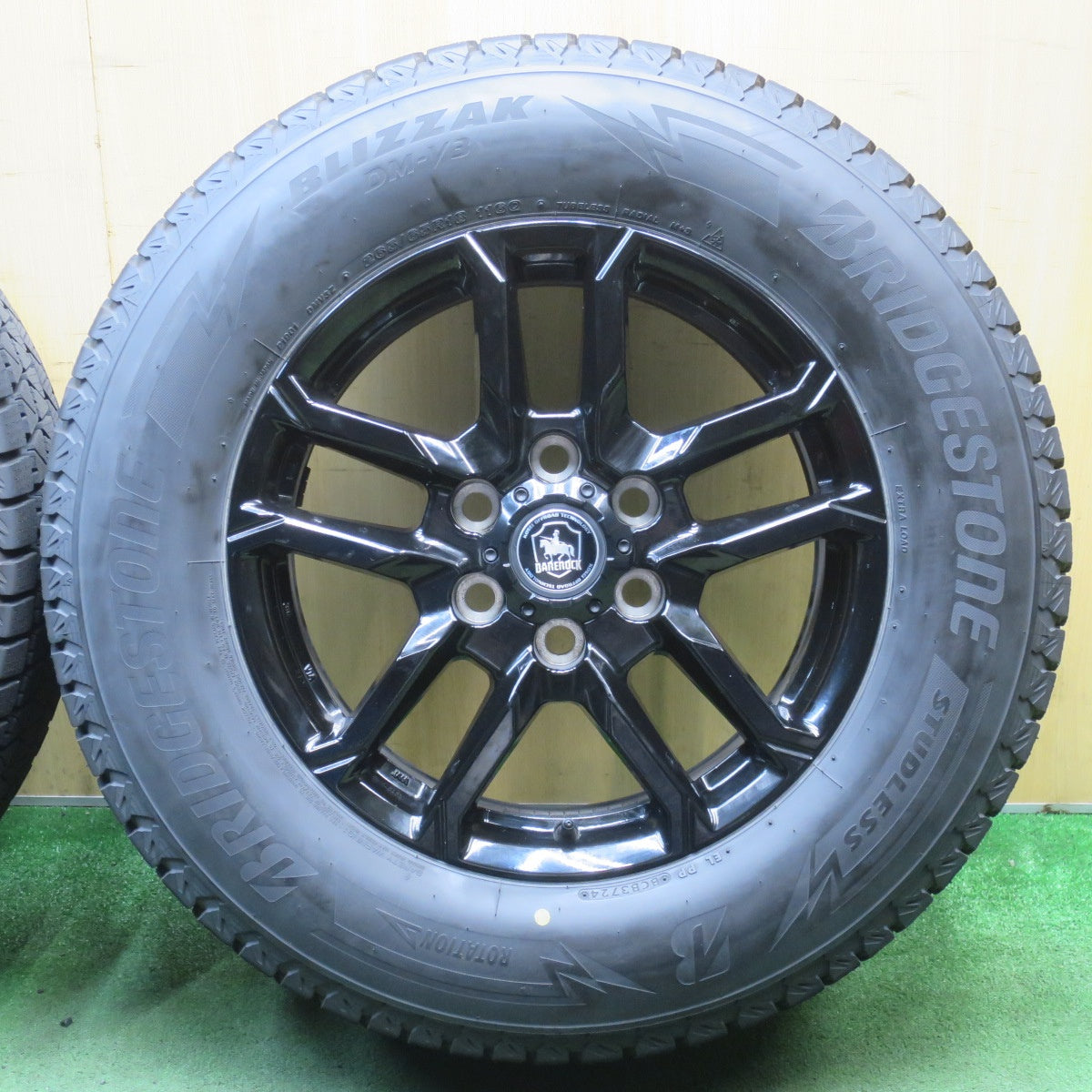 バリ溝！24年！9.5分★スタッドレス 265/65R18 ブリヂストン ブリザック DM-V3 BAREROCK BISON KOSEI ベアロック バイソン 18インチ PCD139.7/6H★6051906NJス