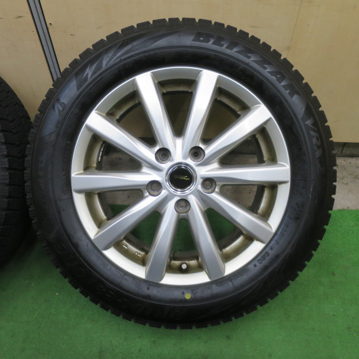 バリ溝！24年！9.5分★スタッドレス 205/60R16 ブリヂストン ブリザック VRX2 TOPRUN トップラン 16インチ PCD114.3/5H★5112506TTス