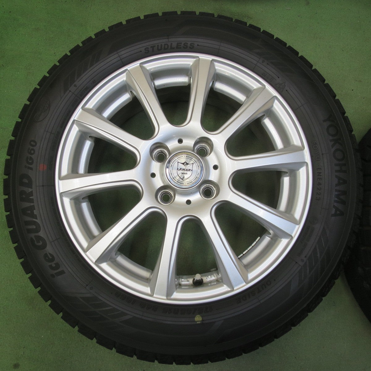 ほぼ未使用！23年！キレイ◎スタッドレス 175/65R15 ヨコハマ アイスガード iG60 JOKER ジョーカー 15インチ PCD100/4H◎6081912イス