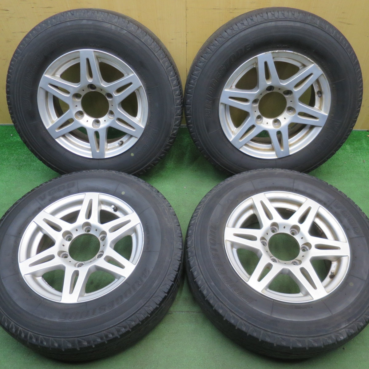 4本価格！22年◎195/80R15 107/105L ブリヂストン V600 社外 アルミ 15インチ PCD139.7/6H◎6061701NJノ