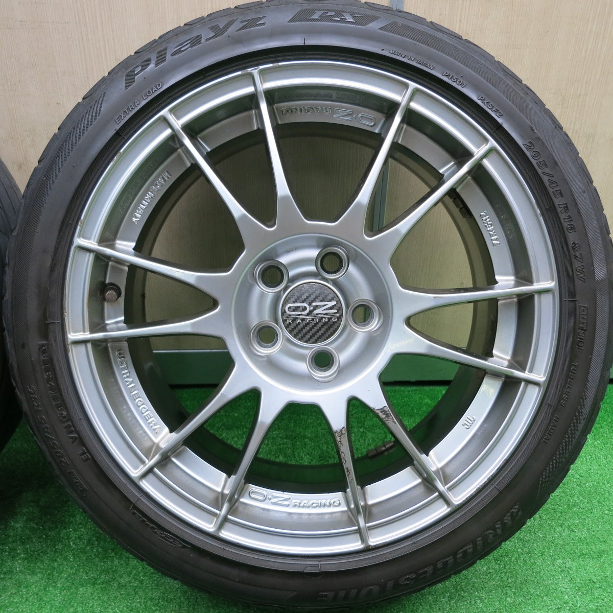 [送料無料] 4本価格★ワーゲン ポロ等 O・Z RACING ウルトラレッジェーラ 205/45R16 ブリヂストン プレイズ PX OZ PCD100/5H★4092302HAノ