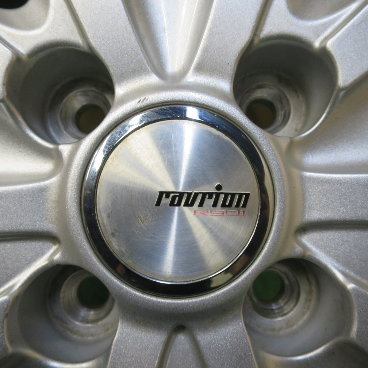 バリ溝！22年！キレイ！9.5分以上★スタッドレス 185/65R15 グッドイヤー アイスナビ7 ravrion RS01 ラブリオン 15インチ PCD100/4H★5060903イス