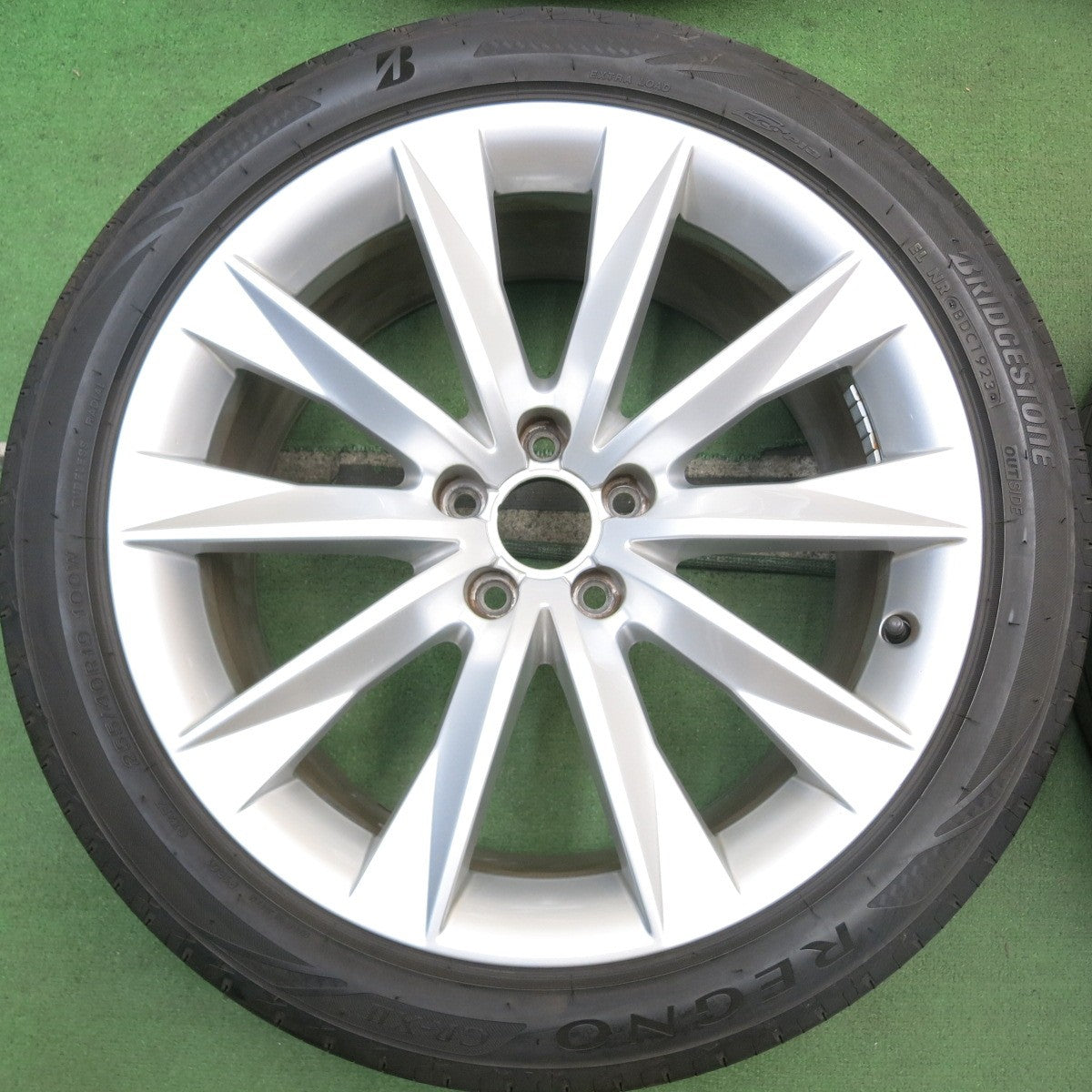 バリ溝！23年！9.5分★アウディ A7 純正 255/40R19 ブリヂストン レグノ GR-X2 19インチ PCD112/5H★5100402HAノ