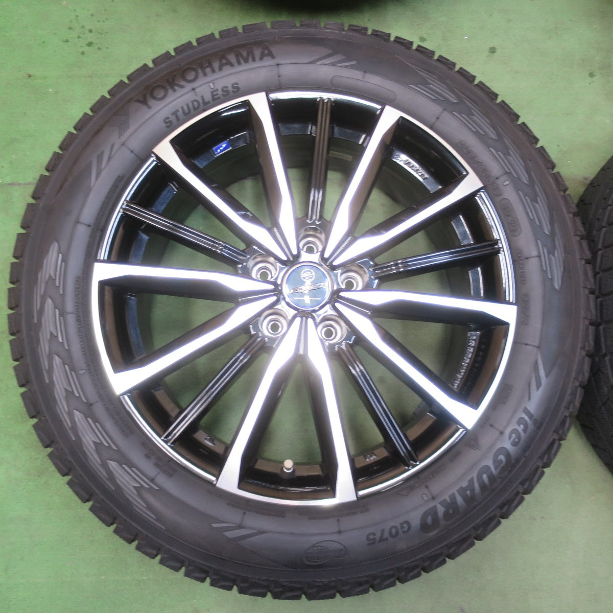 バリ溝！キレイ！9.5分★スタッドレス 225/60R18 ヨコハマ アイスガード G075 SMACK ENKEI スマック エンケイ 18インチ PCD114.3/5H★6011004イス