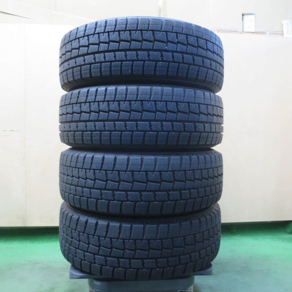 バリ溝！9.5分★ワーゲン ポロ 純正 スチール 185/60R15 スタッドレス ダンロップ ウインターマックス WM01 15インチ PCD100/5H★6052208イス