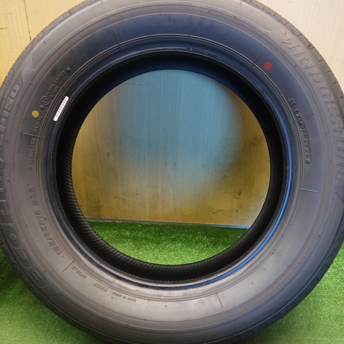 新車外し！26年◎185/65R15 ブリヂストン エコピア EP150 タイヤ 15インチ カローラ フィールダー アクア フィット ノート デミオ 等◎6100705Hノタ