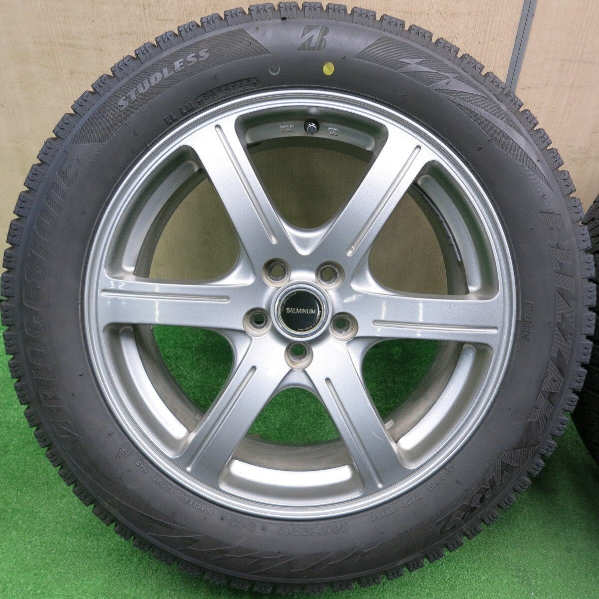 バリ溝！23年！9.5分★フォレスター 等 215/55R17 スタッドレス ブリヂストン ブリザック VRX2 BALMINUM バルミナ 17インチ PCD100/5H★5020301TNス