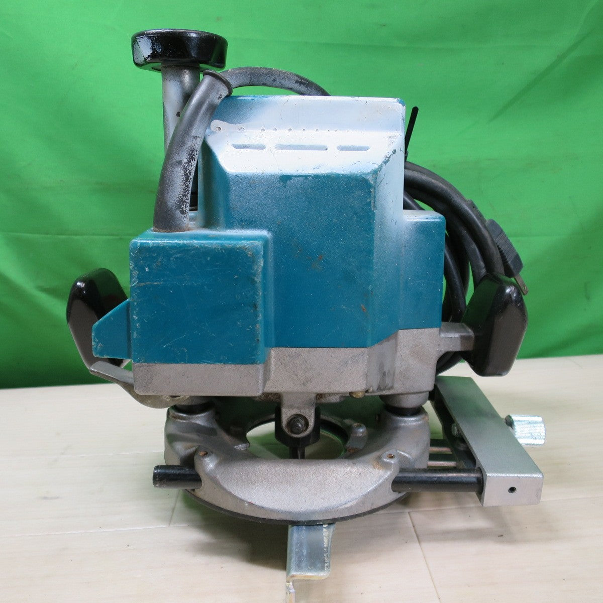 [送料無料] ☆マキタ ルーター 3600NBR 電動 工具 面取り 木工 木材 加工 切削 トリマー 100V 現状品☆