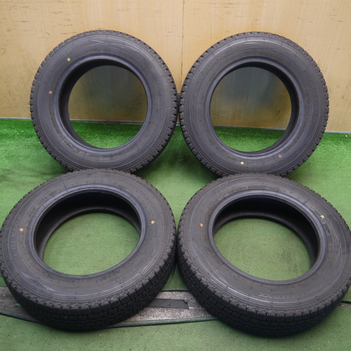 バリ溝！22年！9.5分◎スタッドレス 155/80R14 88/86N ダンロップ ウインターマックス SV01 タイヤ 14インチ サクシード プロボックス 等◎6090102Hスタ