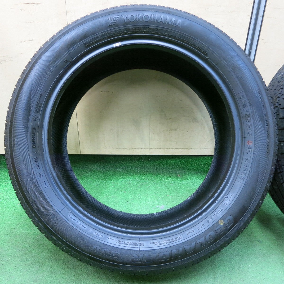 [送料無料] 新車外し！24年★225/55R18 ヨコハマ ジオランダー SUV G055 タイヤ 18インチ デリカ D:5 アウトランダー 等★4123001イノタ